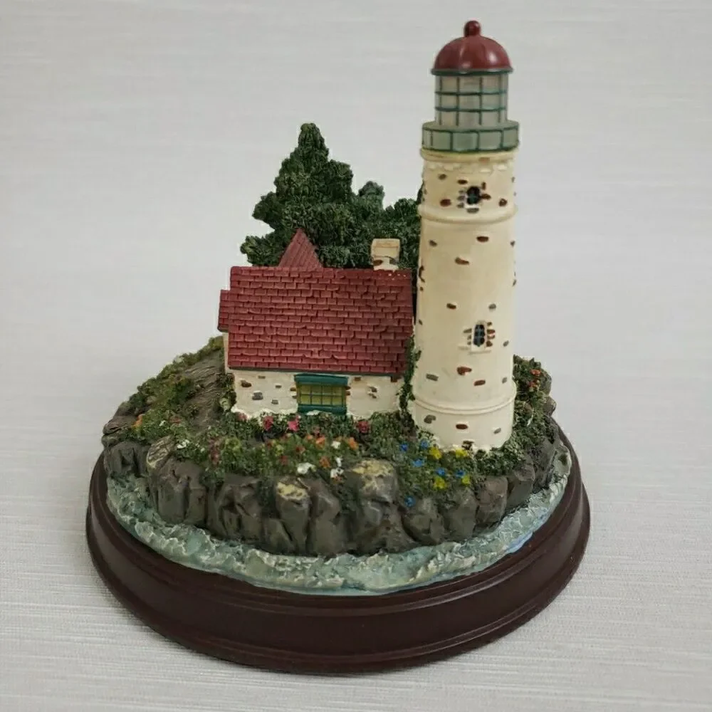 Thomas Kinkade Beacon of Hope Seaside Memories Lighted Lighthouse Figurine